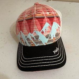 Woman’s pistil hat